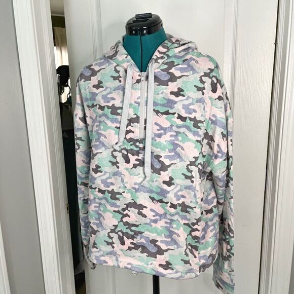 Fabletics Hallie Camo 1/2 Zip Boxy Relaxed Oversized Hoodie Pocket Sweatshirt - Picture 1 of 10